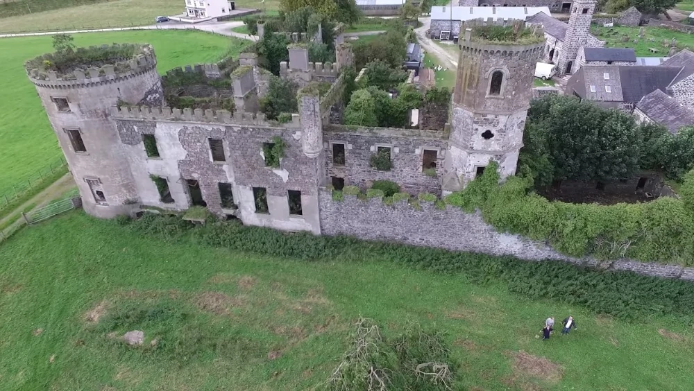 Ruinas del castillo Kilwaughter en Irlanda del Norte