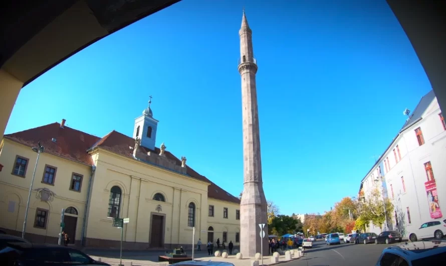 Minarete turco de Eger, en Hungría (vídeo 360º)