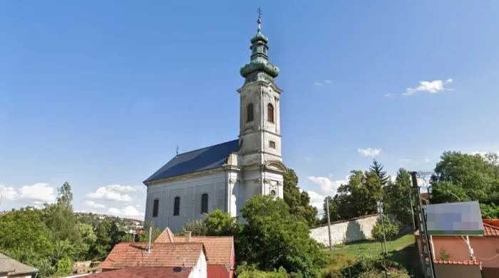 iglesia serbia eger