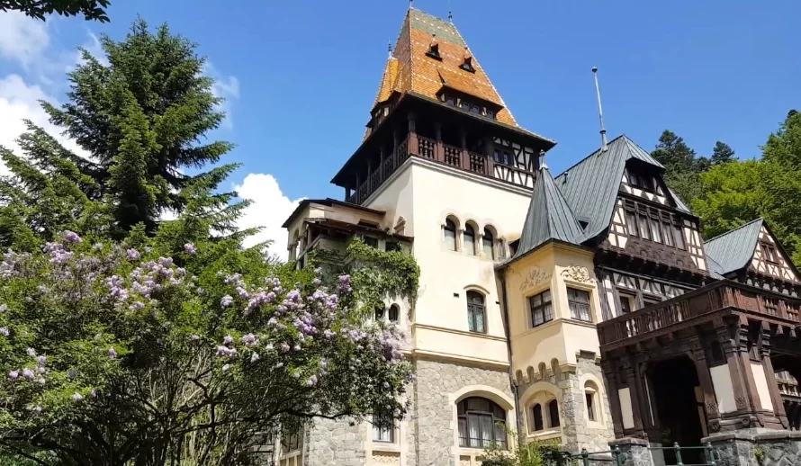 Castillo de Pelișor, el pequeño Peleș, en Rumanía