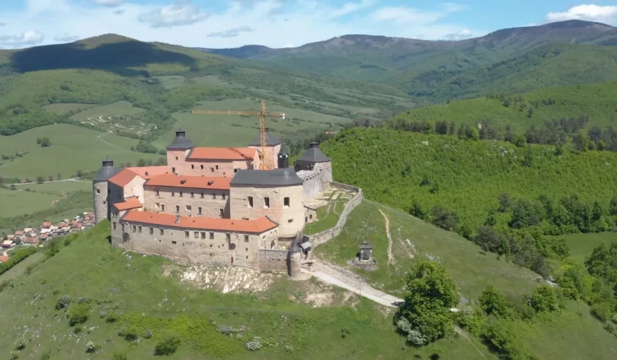Castillo de Krásna Hôrka en Eslovaquia