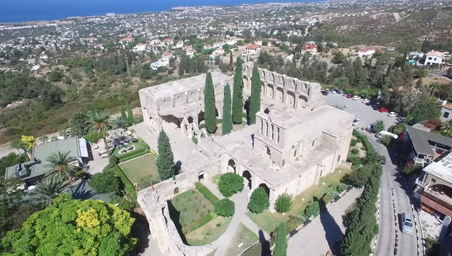 Abadía de Bellapais, ejemplo de arquitectura gótica medieval en Chipre