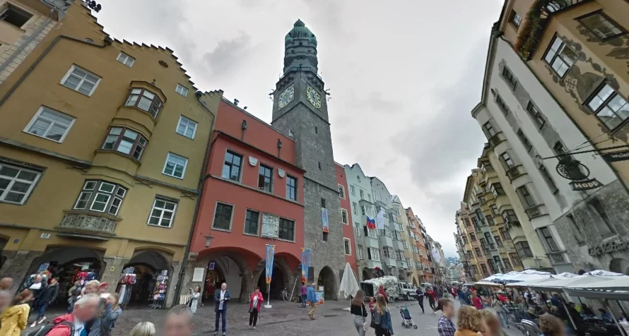 Stadtturm, la torre de la ciudad de Innsbruck, en Austria