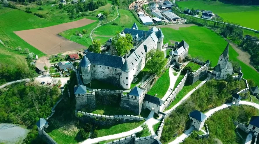 Castillo de Hochosterwitz, 14 puertas de una fortaleza sobre la roca en Austria