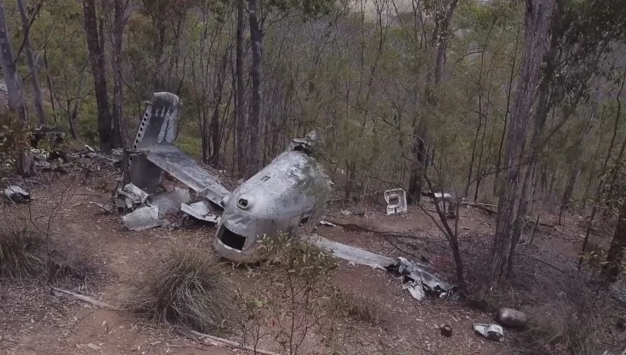 Piezas del avión accidentado Beautiful Betsy en el Parque Nacional Kroombit Tops, en Australia