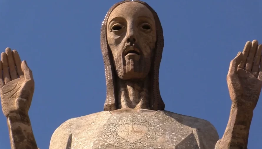 Estatua de Cristo de los Oteros en Palencia, el más alto de España