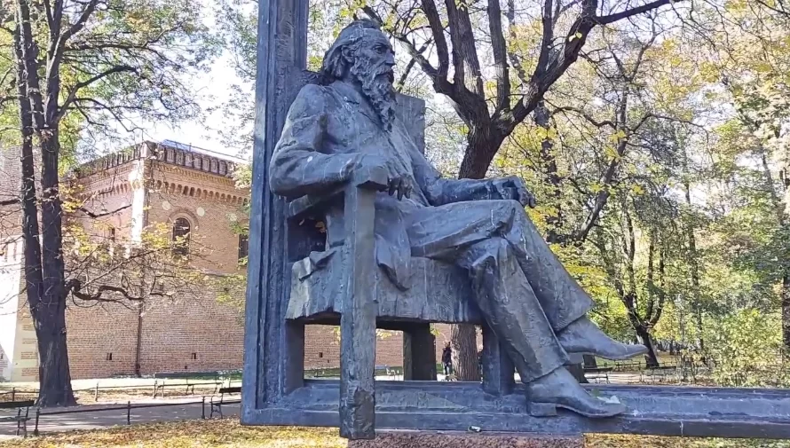 Estatua de Jan Matejko en el parque Planty de Cracovia, en Polonia