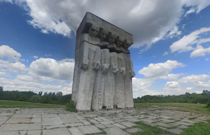 monumento campo concentracion plaszow