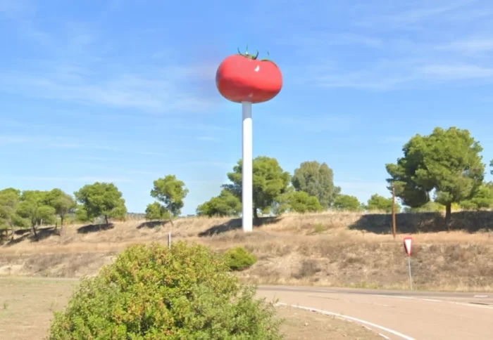 monumento miajadas tomate